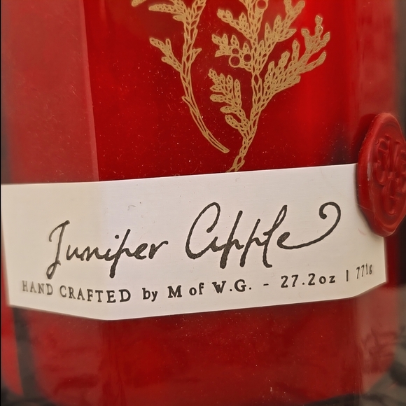 MWG Juniper Apple 27.2oz Luxury Handcrafted Botanical Candle Red Gold - Picture 5 of 8